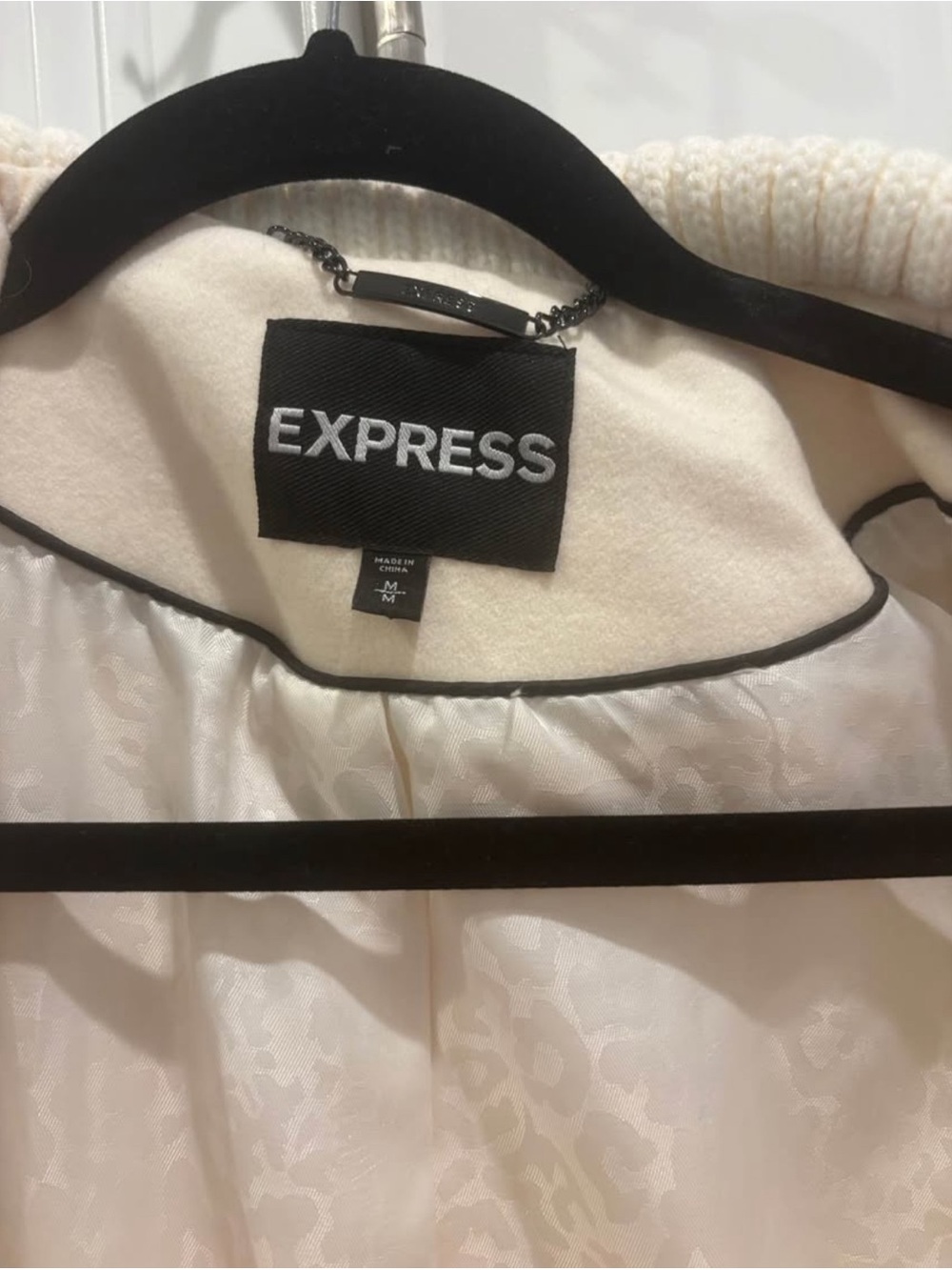 Express Cream Zip-Front Trench Coat with Ribbed Wide Collar - Picture 3 of 4